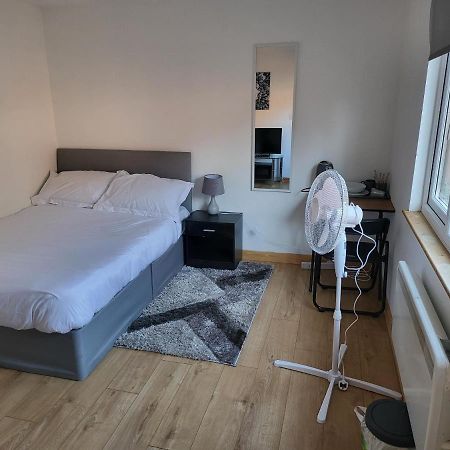 Midway Hotel Watford  Kültér fotó